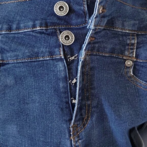 Vintage Y2K Retro High Rise Overall Shorts Adjustable straps - Picture 6 of 15